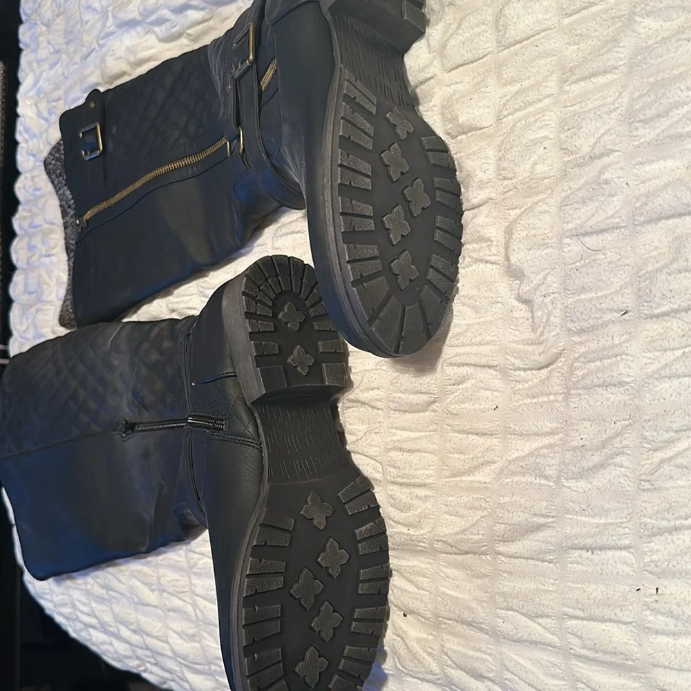 Boots size 10 - Picture 3 of 6